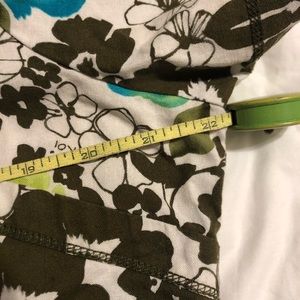 Koi Scrub top. Cute elastic detail on back. Sz. Lg